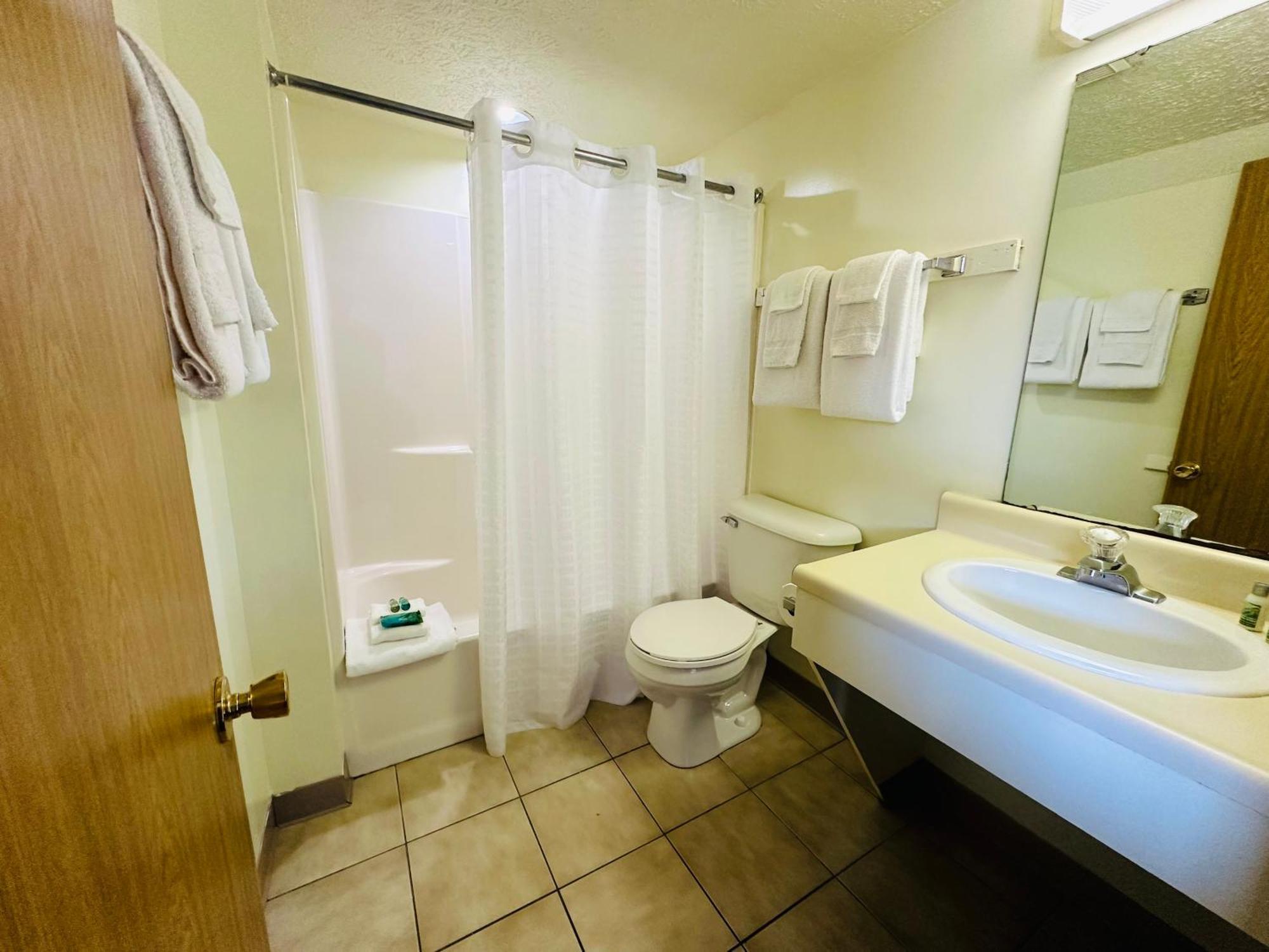 Quality Lodge Sandusky Exterior photo
