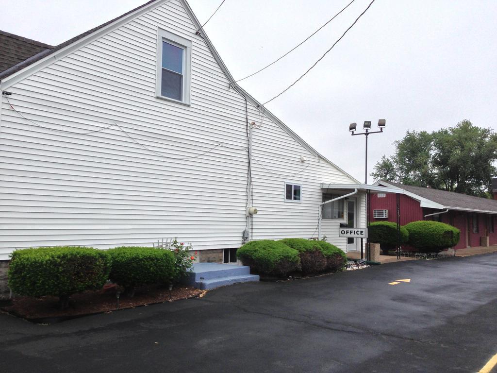 Quality Lodge Sandusky Exterior photo